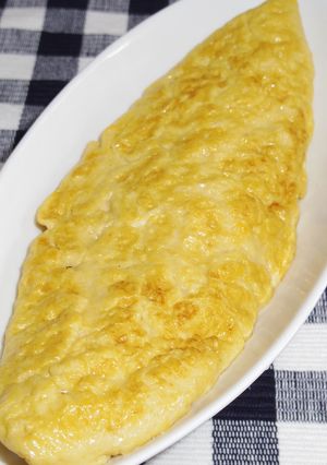 A picture of The Golden Ratio For a Not-Rolled Dashimaki Tamago Made in a Frying Pan.