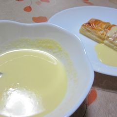 A picture of Custard Sauce for Apple Pie.