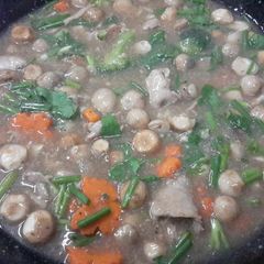 A picture of 🐖🐖 Lard Na Noodles with Pork 🐖🐖.