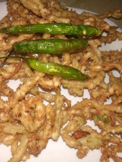 व्रत के टेढ़ी मेढ़ी चकली रेसिपी मुख्य फोटो