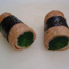 A picture of Spinach Inari Rolls.
