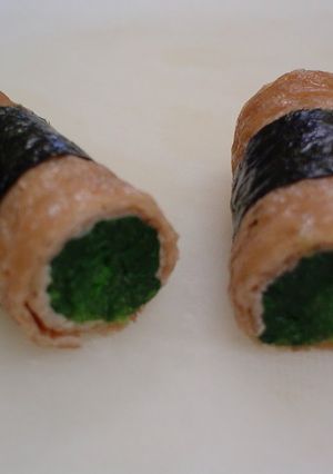 A picture of Spinach Inari Rolls.
