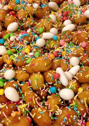A picture of Strufuli.