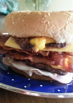 A picture of Ultimate Hamburger.