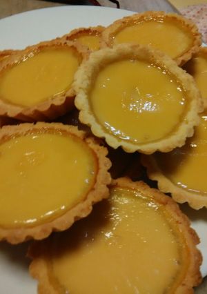 A picture of Egg Tarts.