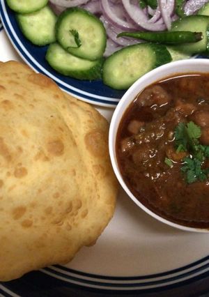 A picture of Chole bhature.
