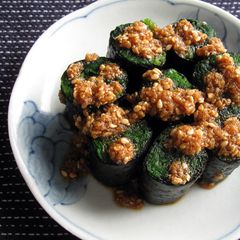 A picture of Spinach Nori Rolls.