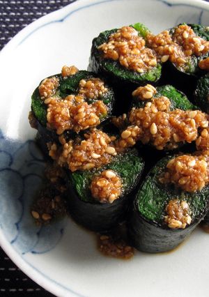 A picture of Spinach Nori Rolls.