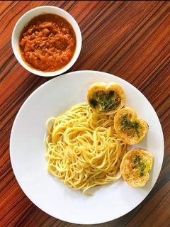 Una foto de Espagueti en salsa boloñesa