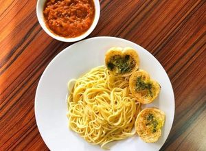 Una foto de Espagueti en salsa boloñesa