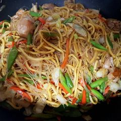 Chicken noodle stir fry A picture of Chicken noodle stir fry.