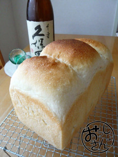 A picture of Kubota Sake Sandwich Bread.