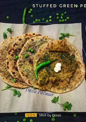 A picture of Stuffed Green Peas Paratha.