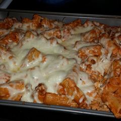 A picture of Cheesy baked ziti.