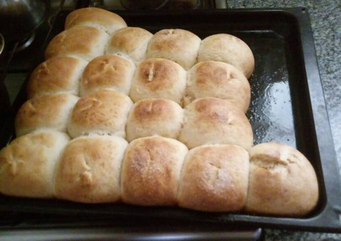 Pancitos con harina pureza con levadura dulce y salado Receta de Beluu  Perelló - Cookpad