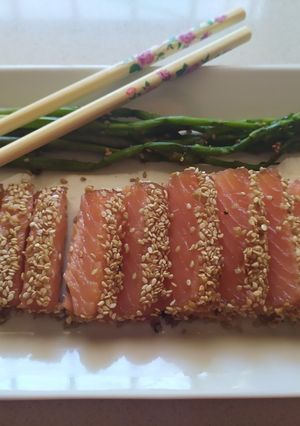 Una foto de Tataki de Salmón