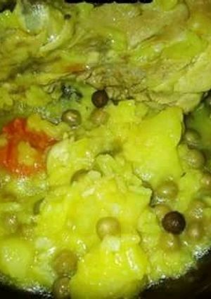 Una foto de Arroz amarillo con pollo
