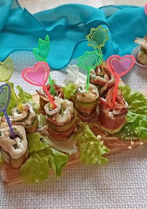 O poză a rețetei Trandafiri din zucchini și bacon cu cremă de brânză.