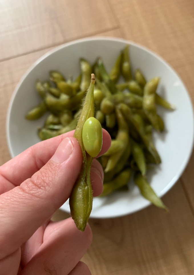 Una foto de Edamame cocido: el snack que me tiene enganchada