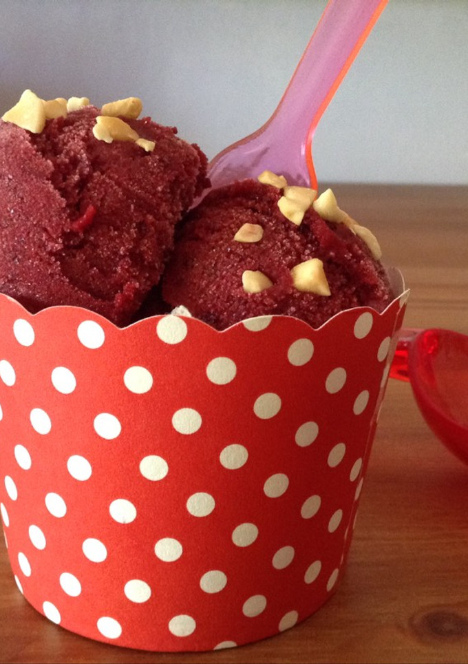 Una foto de Helado de cerezas (con Thermomix o sin ella)