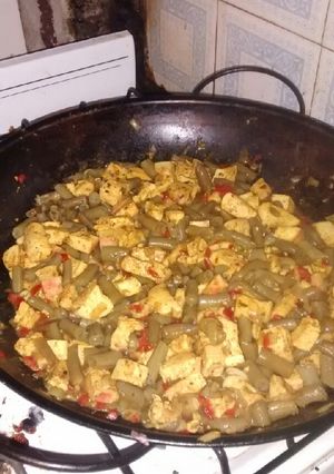 Una foto de Curry de pollo y chauchas. Súper light. #DMA F2 y F3
