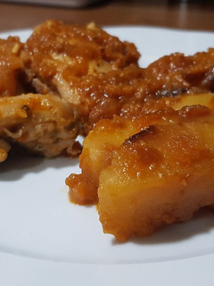Una foto de Contramuslos de pollo en olla rápida