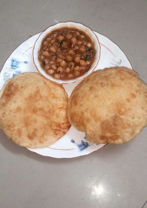 छोले भटूरे (chole bhature recipe in Hindi) रेसिपी मुख्य फोटो
