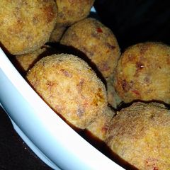 A picture of Yam balls.