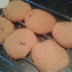 A picture of Caramel oatie cherry cookies.