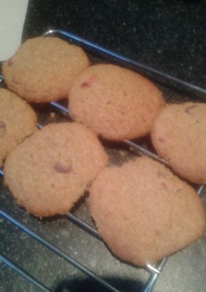 A picture of Caramel oatie cherry cookies.