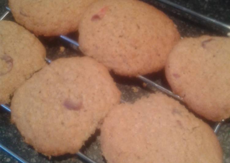 Simple Way to Make Any-night-of-the-week Caramel oatie cherry cookies