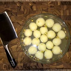 A picture of Roshogulla (Rasgulla).