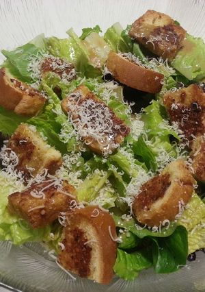 A picture of Creamy Ceaser Dressing.