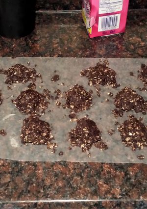 A picture of No bake cookies.