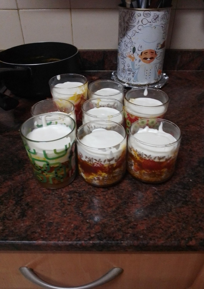 Una foto de Mi versión del polvito uruguayo (con caramelo de tuno y mousse de yogur griego)