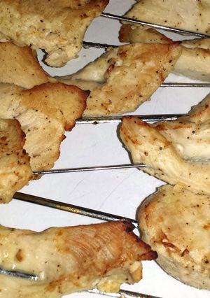 A picture of Lemon garlic roasted chicken.