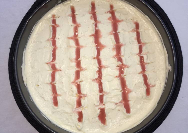 Step-by-Step Guide to Make Speedy Hobnob Strawberry Cheesecake