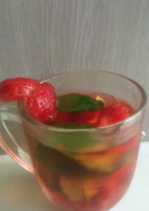 A picture of Strawberry Detox Water.