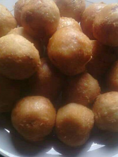 A picture of Yam balls.