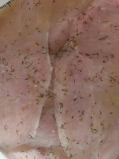 Una foto de Adobo para pechuga a la plancha