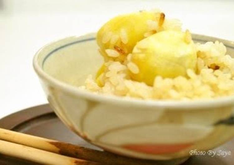 Fragrant Chestnut Rice in an Earthenware Pot