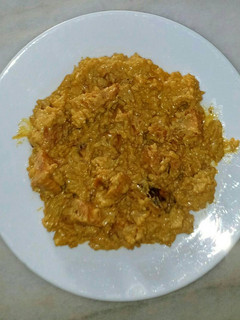Una foto de Arroz con curry y nata 🍝