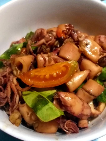 Langkah Mudah untuk Membuat Resep  Tumis Asin Cumi Petai Pedas Manis yang Menggugah Selera, Lezat Sekali