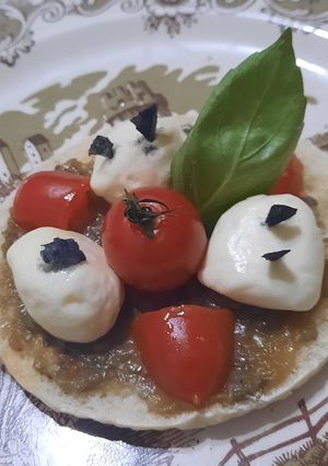 Una foto de Pan pita mediterráneo 1 (berenjenas)