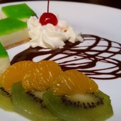 A picture of Lime Jelly slice with Biscuits Base.