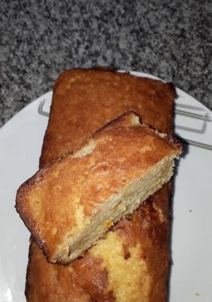 Una foto de Deliciosa torta de naranja húmeda