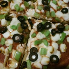 A picture of Gluten Free PIZZA!!!.