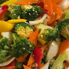 A picture of Chinese-Style Broccoli Salad（凉拌西兰花）.