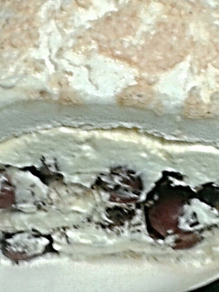 A picture of Pavlova roll.