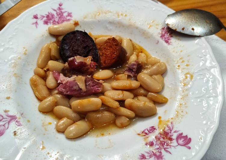 Fabada asturiana tradicional